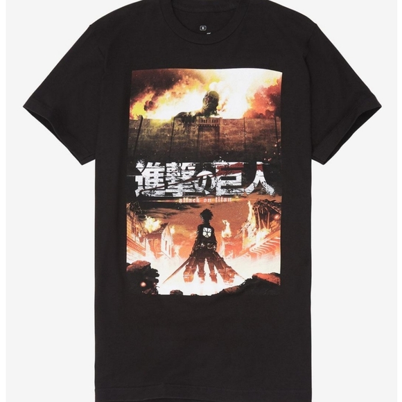AOT (Attack On Titan) Hot Topic graphic T-shirt - Picture 1 of 4